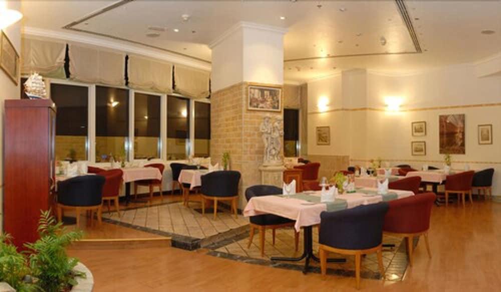 Grand Continental Hotel Abu Dabi Dış mekan fotoğraf