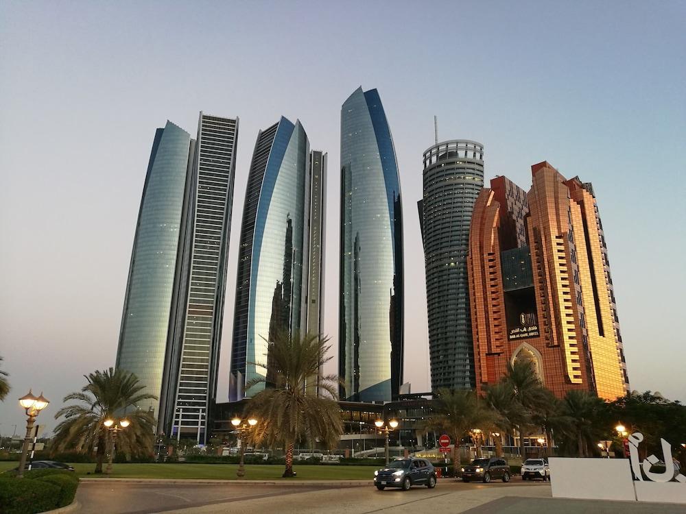 Grand Continental Hotel Abu Dabi Dış mekan fotoğraf