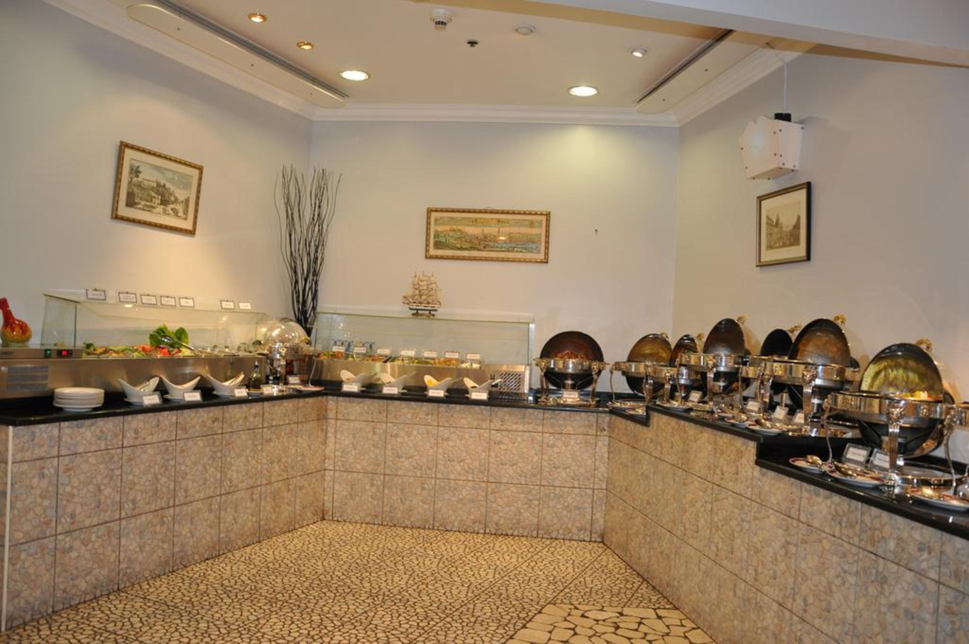 Grand Continental Hotel Abu Dabi Dış mekan fotoğraf