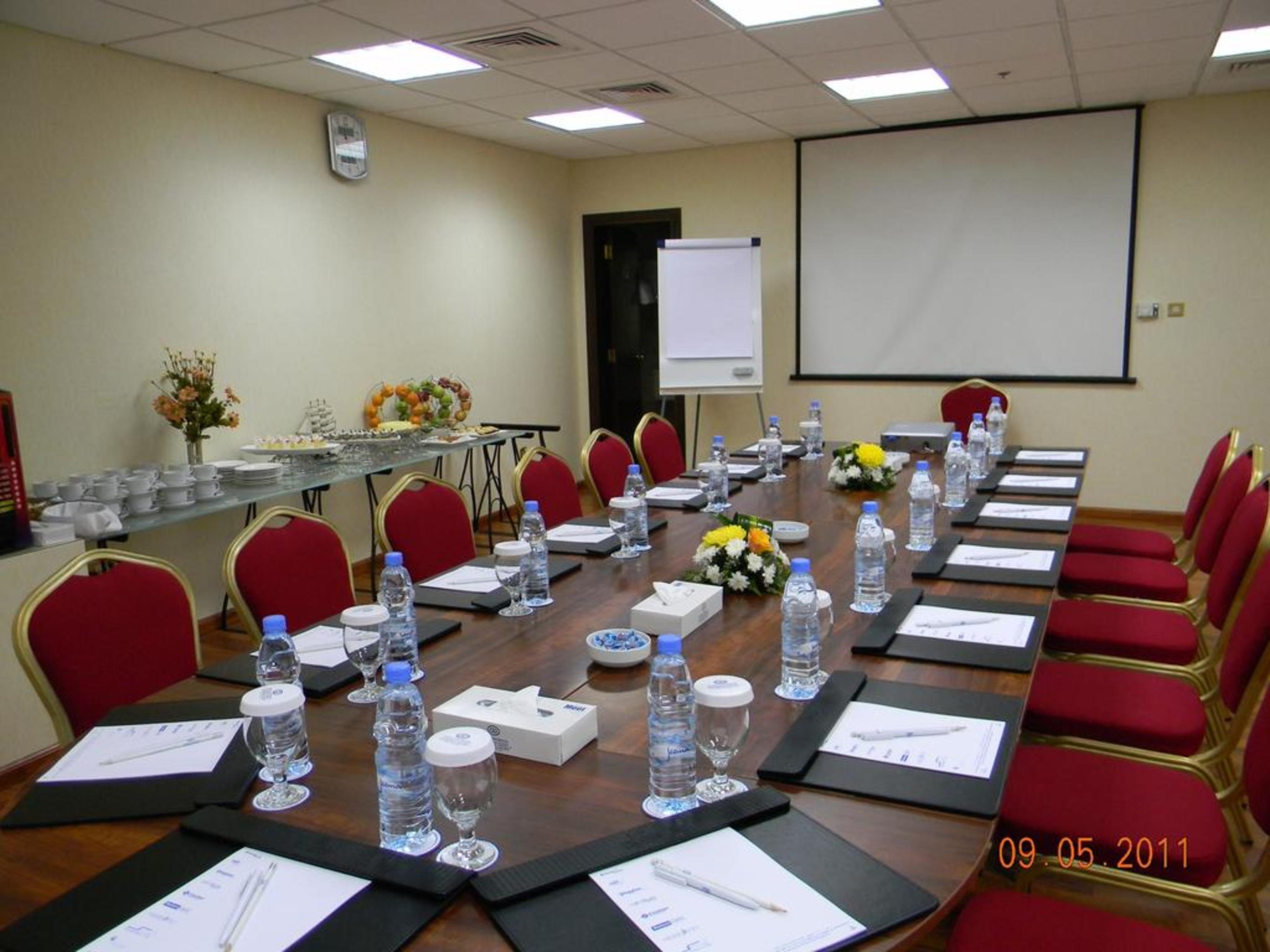 Grand Continental Hotel Abu Dabi Dış mekan fotoğraf