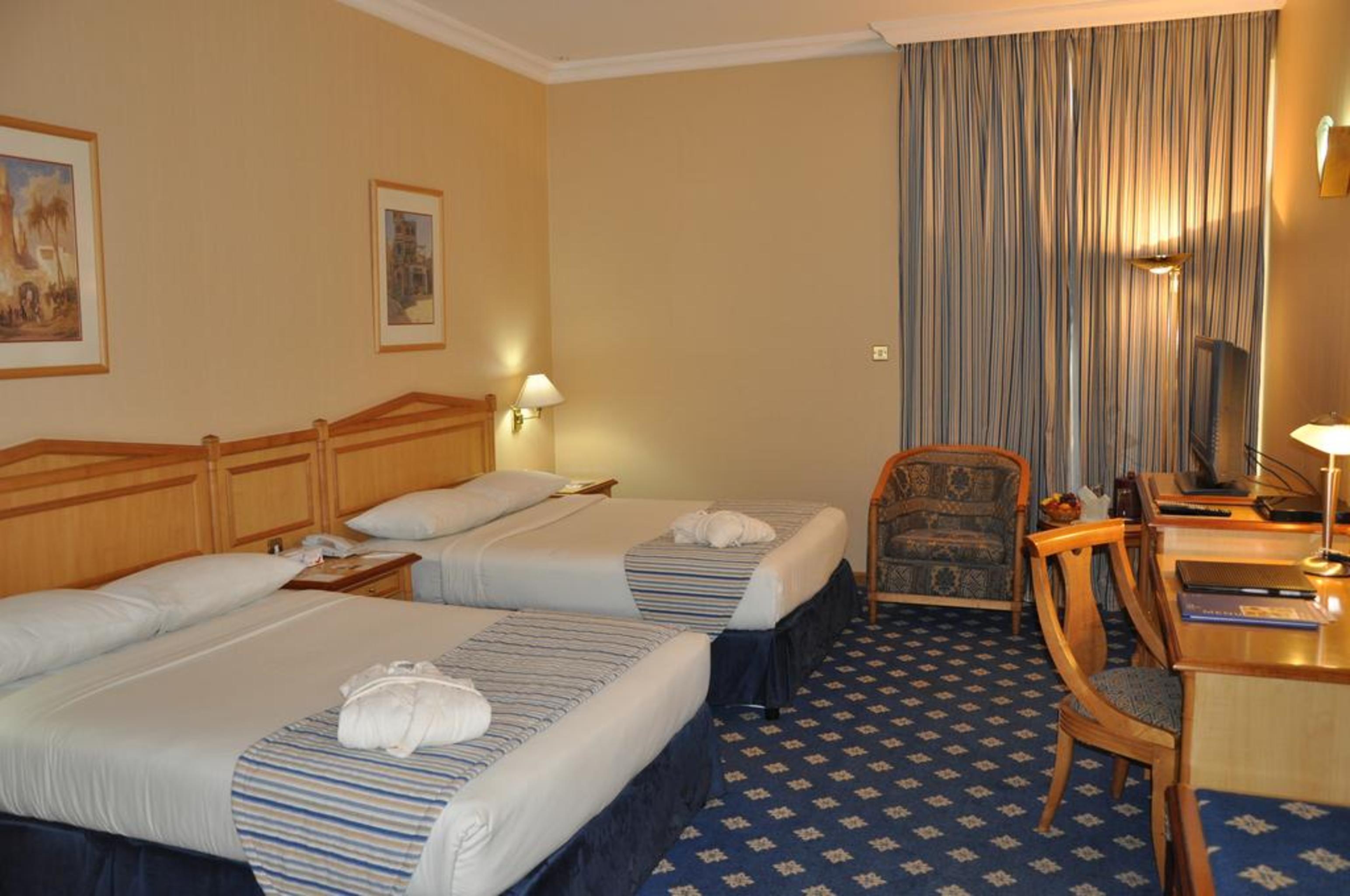 Grand Continental Hotel Abu Dabi Dış mekan fotoğraf