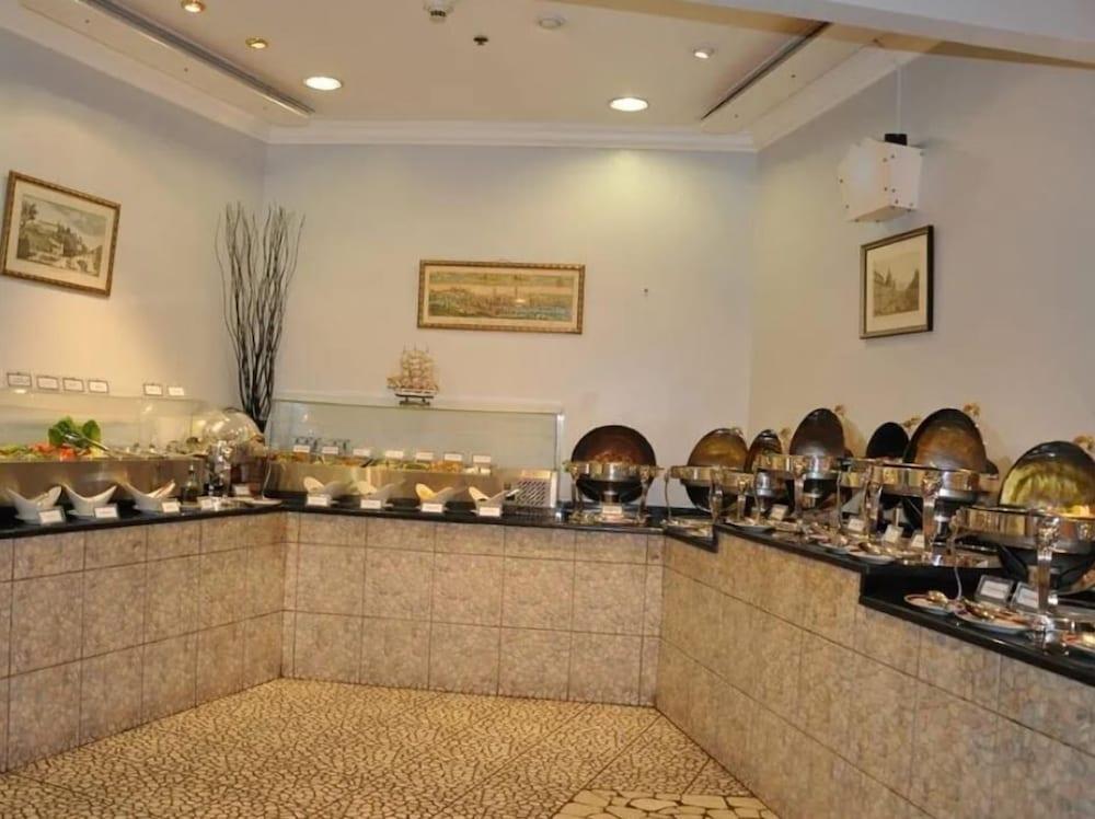 Grand Continental Hotel Abu Dabi Dış mekan fotoğraf