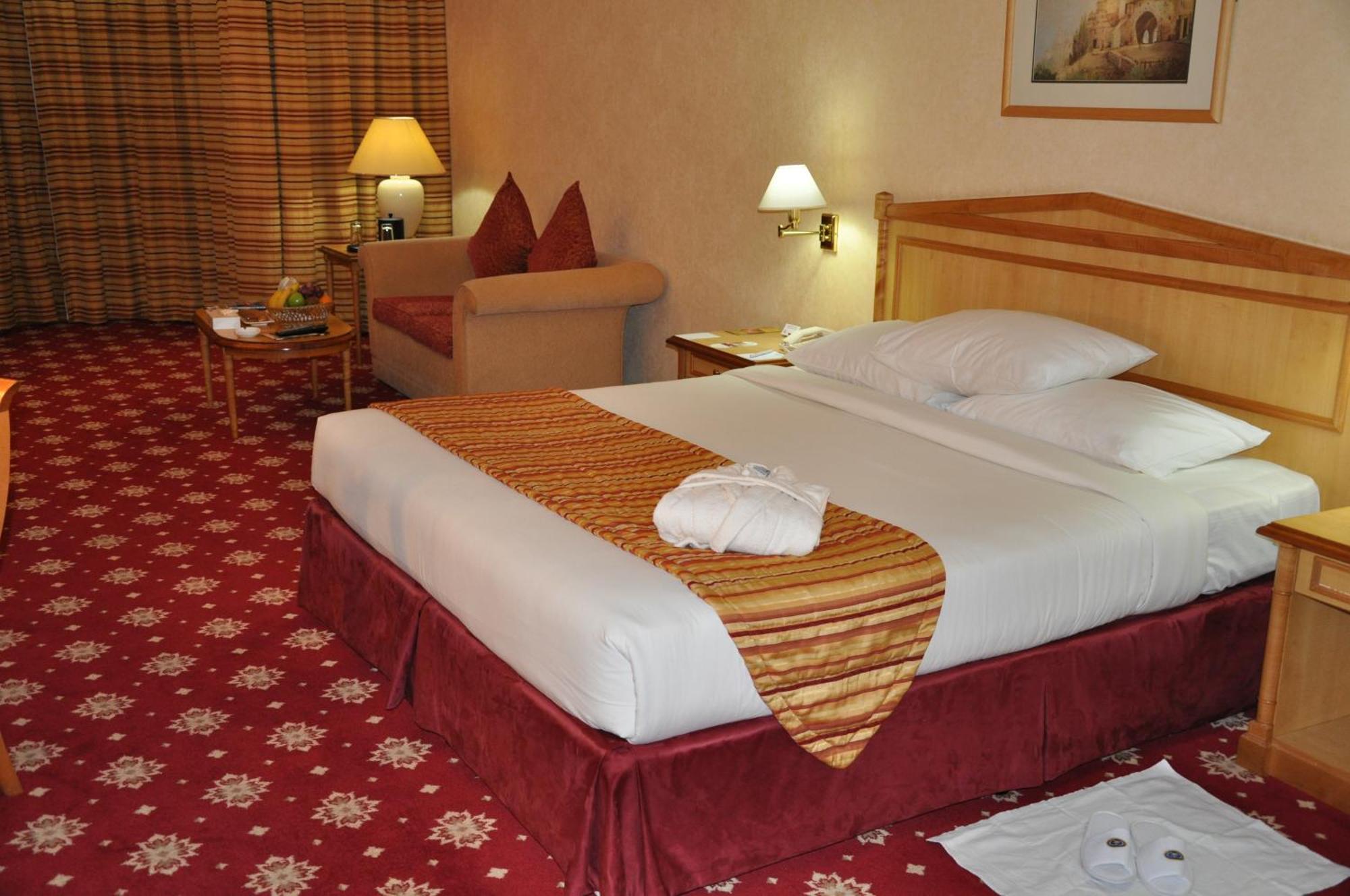 Grand Continental Hotel Abu Dabi Dış mekan fotoğraf