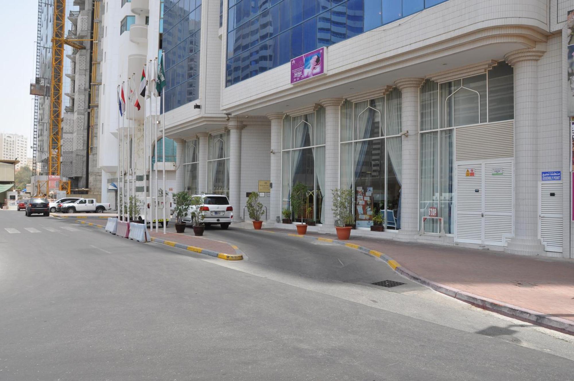 Grand Continental Hotel Abu Dabi Dış mekan fotoğraf